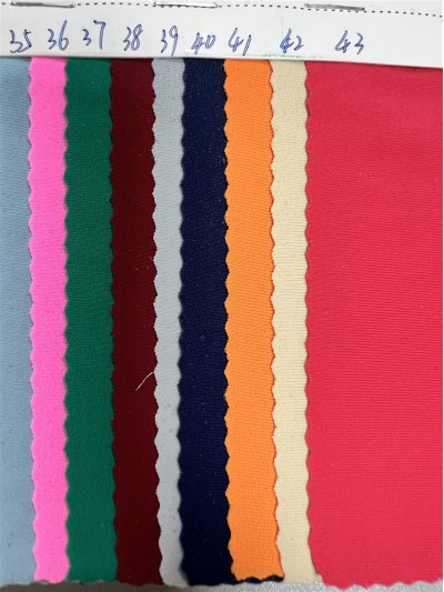 DG-BT 再生錦綸啞光萊卡 成分：82%再生錦綸 18%氨綸  克重：180g/㎡ 幅寬150CM 細節-2